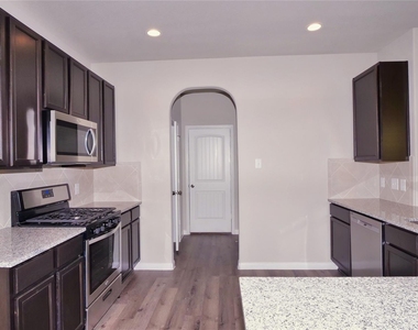 2225 Angie Kaye Drive - Photo Thumbnail 5