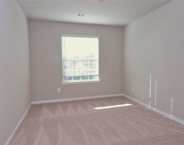 2225 Angie Kaye Drive - Photo Thumbnail 11