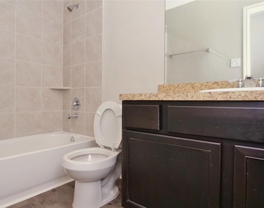 2225 Angie Kaye Drive - Photo Thumbnail 17