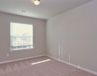 2225 Angie Kaye Drive - Photo Thumbnail 9