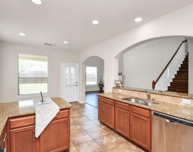 8627 Sweet Pasture Drive - Photo Thumbnail 7