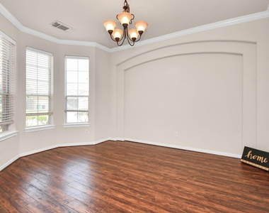 8627 Sweet Pasture Drive - Photo Thumbnail 2