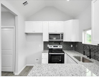 1833 Road 5740 - Photo Thumbnail 4