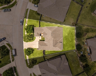 9338 Taylor Cliff Lane - Photo Thumbnail 40
