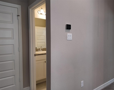 360 Mallorn Lane - Photo Thumbnail 24