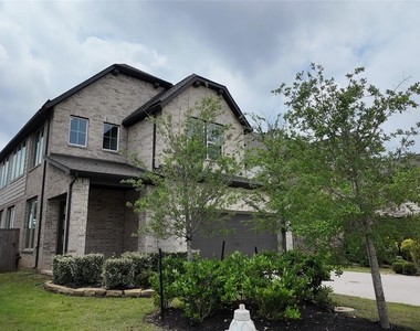 360 Mallorn Lane - Photo Thumbnail 1