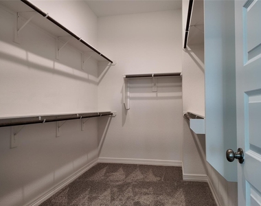 360 Mallorn Lane - Photo Thumbnail 16