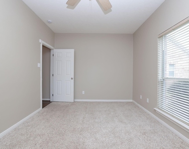 105 Lawrence Marshall Dr - Photo Thumbnail 17