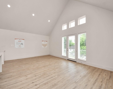 1046 Homer Street - Photo Thumbnail 13