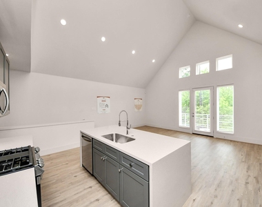 1046 Homer Street - Photo Thumbnail 16