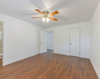 12002 Palmcroft Street - Photo Thumbnail 9