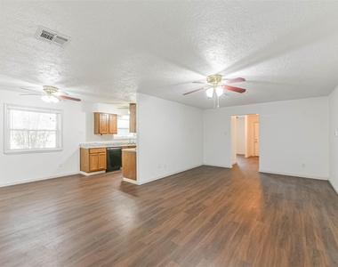 12002 Palmcroft Street - Photo Thumbnail 6