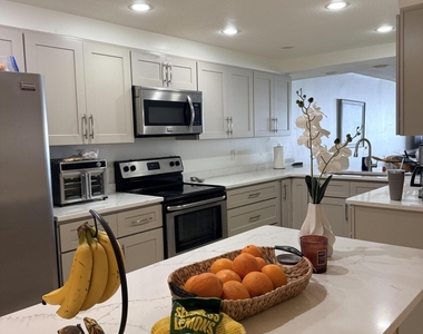 3221 S Atlantic Avenue - Photo Thumbnail 2