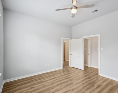 5751 Spring Stuebner Rd - Photo Thumbnail 7