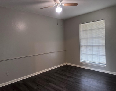 13611 Fernhill Drive - Photo Thumbnail 7