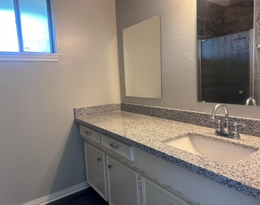 13611 Fernhill Drive - Photo Thumbnail 9