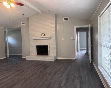 13611 Fernhill Drive - Photo Thumbnail 4
