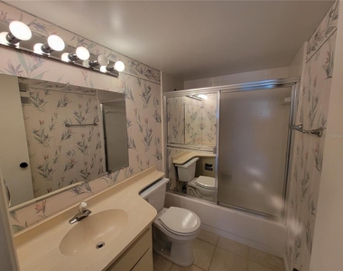 7600 Sun Island Drive S - Photo Thumbnail 25