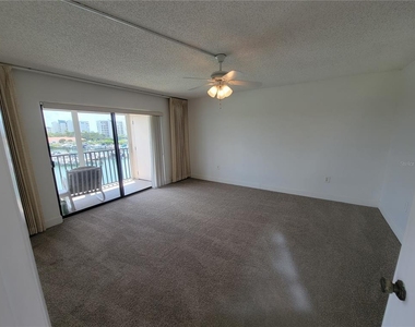 7600 Sun Island Drive S - Photo Thumbnail 17