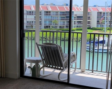7600 Sun Island Drive S - Photo Thumbnail 18