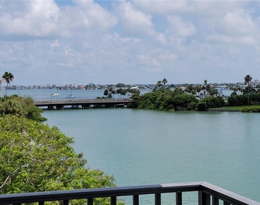 7600 Sun Island Drive S - Photo Thumbnail 2