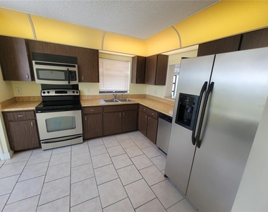 7600 Sun Island Drive S - Photo Thumbnail 13