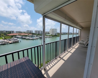 7600 Sun Island Drive S - Photo Thumbnail 3