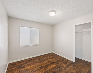 1305 Flexford Street - Photo Thumbnail 10