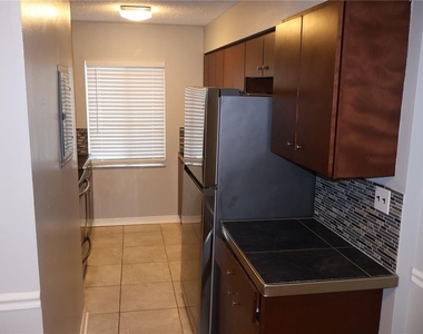 7609 Abbey Lane - Photo Thumbnail 4
