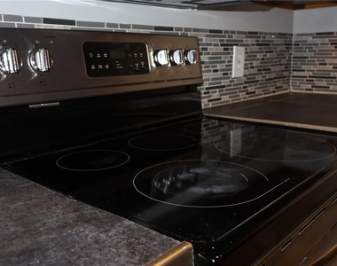 7609 Abbey Lane - Photo Thumbnail 12