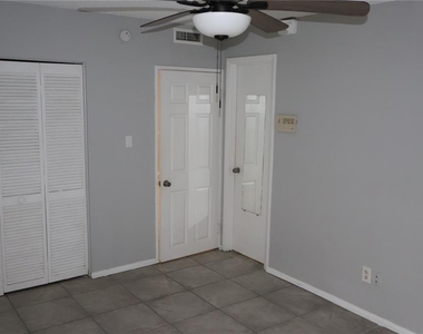 7609 Abbey Lane - Photo Thumbnail 23
