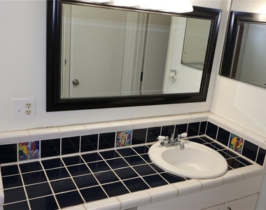7609 Abbey Lane - Photo Thumbnail 15