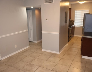 7609 Abbey Lane - Photo Thumbnail 3