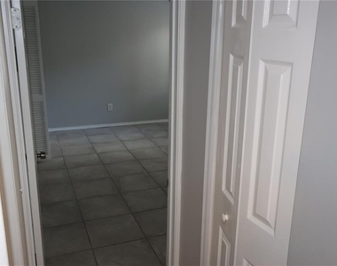 7609 Abbey Lane - Photo Thumbnail 14