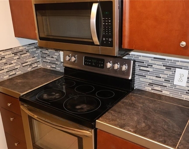 7609 Abbey Lane - Photo Thumbnail 8