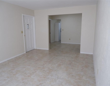 8056 30th Avenue N - Photo Thumbnail 9