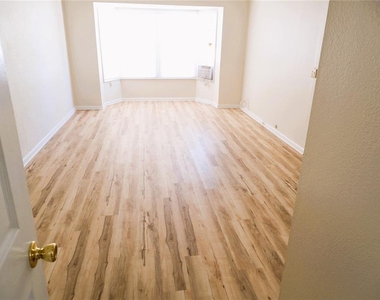8056 30th Avenue N - Photo Thumbnail 13