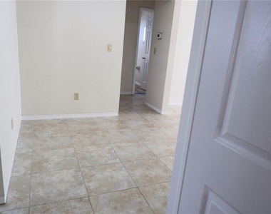 8056 30th Avenue N - Photo Thumbnail 8