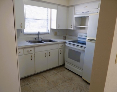 8056 30th Avenue N - Photo Thumbnail 11