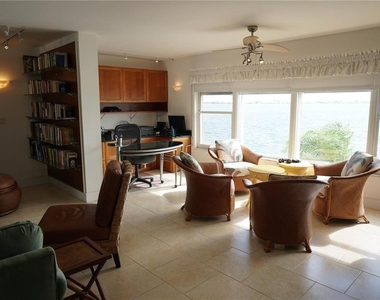 5900 Shore Boulevard S - Photo Thumbnail 3