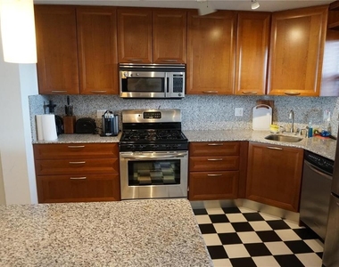 5900 Shore Boulevard S - Photo Thumbnail 7