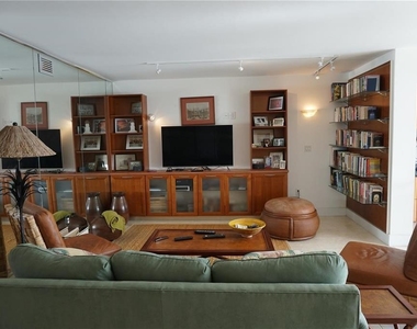 5900 Shore Boulevard S - Photo Thumbnail 13