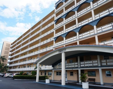 5900 Shore Boulevard S - Photo Thumbnail 1