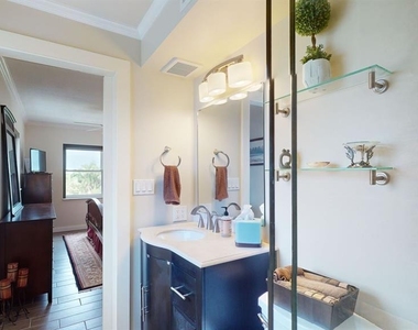 1120 N Shore Drive Ne - Photo Thumbnail 51