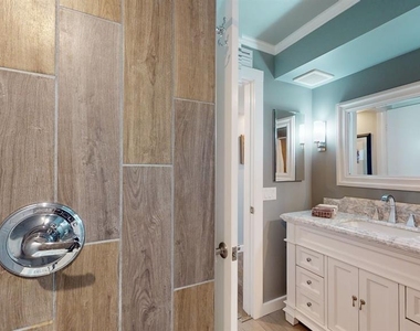 1120 N Shore Drive Ne - Photo Thumbnail 34