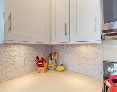 1120 N Shore Drive Ne - Photo Thumbnail 25
