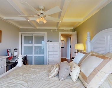 1120 N Shore Drive Ne - Photo Thumbnail 40
