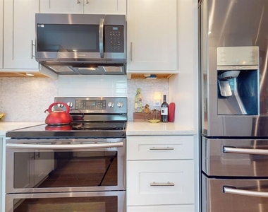 1120 N Shore Drive Ne - Photo Thumbnail 27