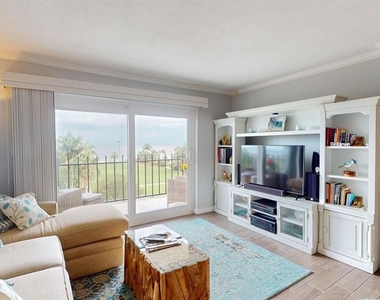 1120 N Shore Drive Ne - Photo Thumbnail 15