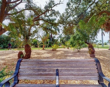 1120 N Shore Drive Ne - Photo Thumbnail 61